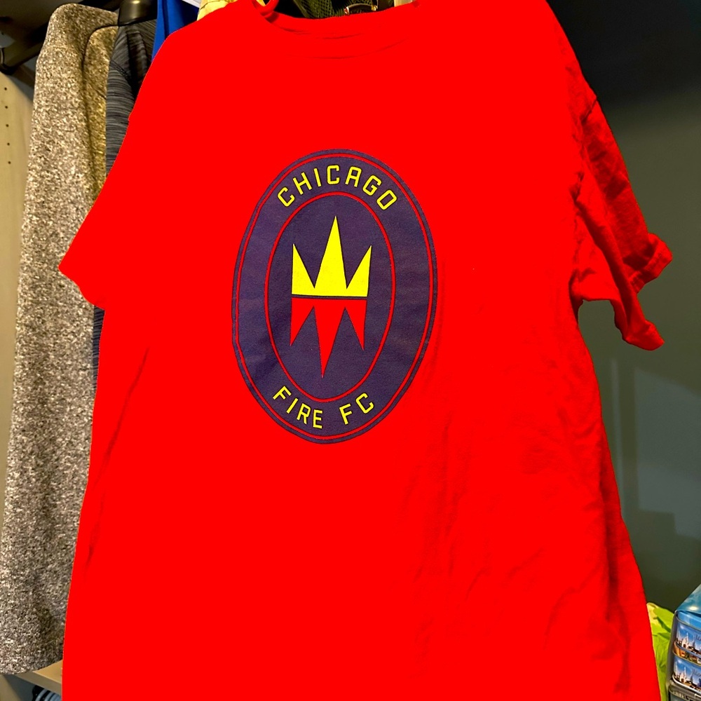Chicago Fire T-shirt kids small